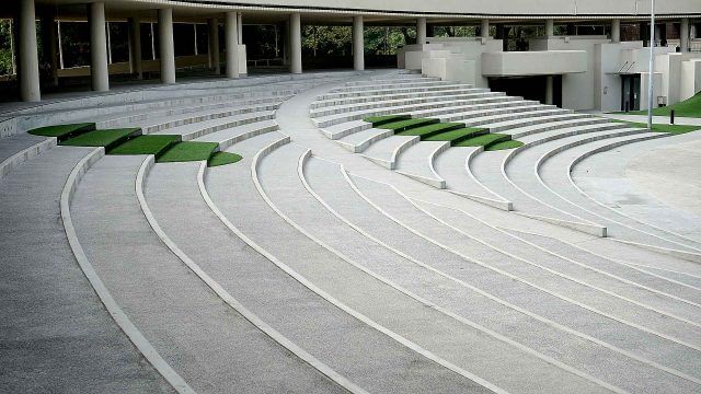 高雄市立美術館戶外廣場